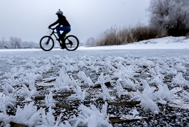 jegkerekparverseny_tiszato_170128_mti_1.jpg