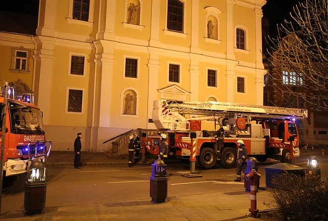 szel_tuzoltok_minorita_170105_ja_1.jpg szel_tuzoltok_minorita_170105_ja_1.jpg