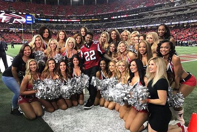 atlanta_cheerleader1.jpg