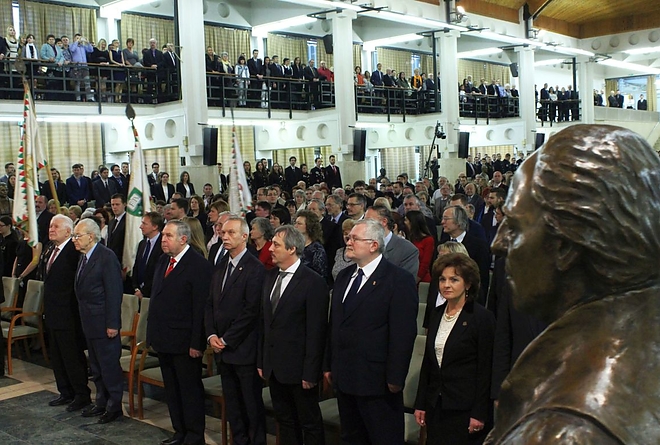 egyetem_diplomaatado_pr13.jpg egyetem_diplomaatado_pr13.jpg