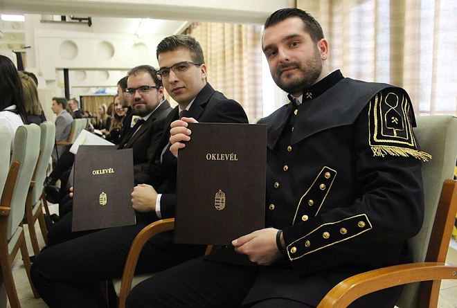 egyetem_diplomaatado_pr3.jpg egyetem_diplomaatado_pr3.jpg