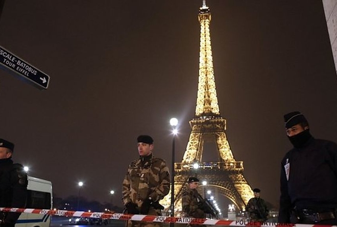 eiffel4.jpg