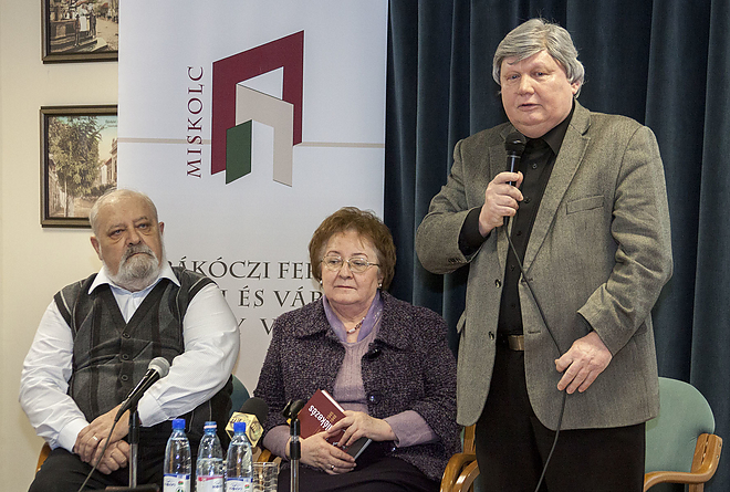 gulag-konyv_-_kotetbemutato_20170223_bl_04_web_.jpg gulag-konyv_-_kotetbemutato_20170223_bl_04_web_.jpg