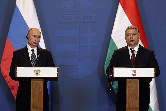 orban_putyin_sajttaj_170202_mti.jpg