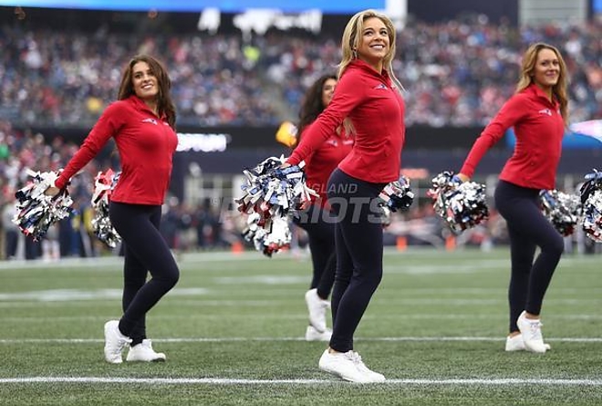 patriots_cheerlaeder1.jpg