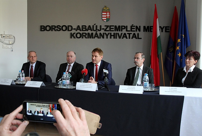 szuperkorhaz_sajtaj_170228_ja_3.jpg szuperkorhaz_sajtaj_170228_ja_3.jpg