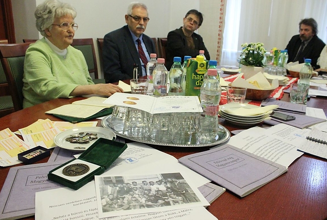 adomanygyujtes_olah_miklos_szobor_pr2.jpg