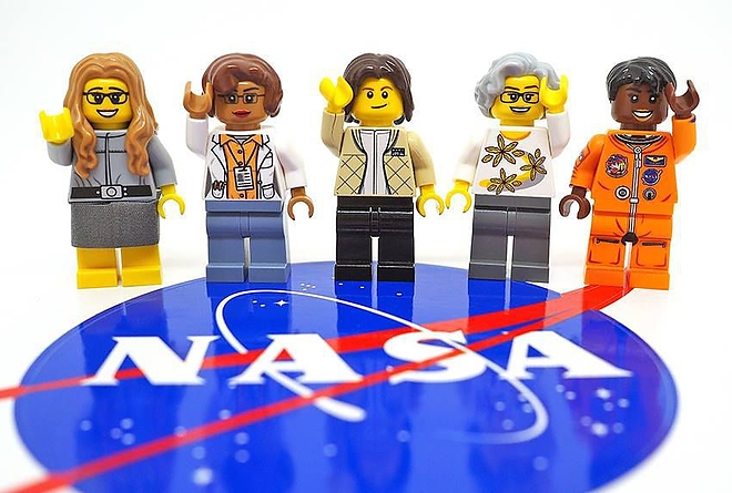 legonasawomen.jpg legonasawomen.jpg