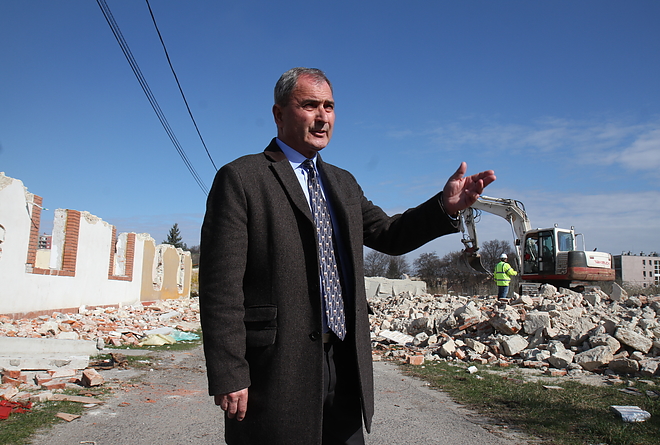 szamozott_utcak_bontas_170327_ja_43.jpg szamozott_utcak_bontas_170327_ja_43.jpg