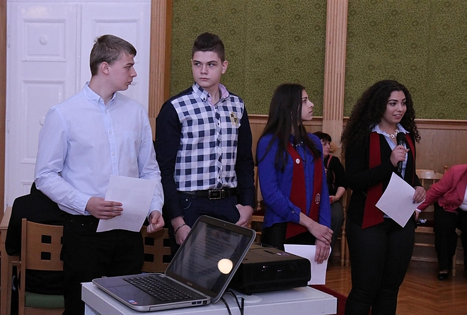 tul_az_elso_xen_170307_ja_3.jpg