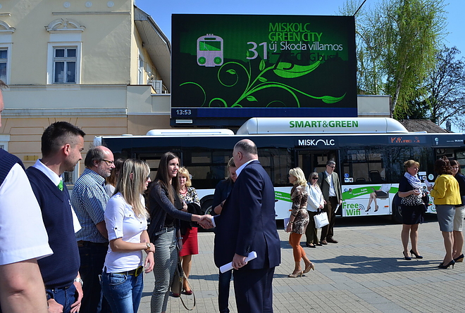 cng_busz_free_wifi_170331_vcs_01.jpg cng_busz_free_wifi_170331_vcs_01.jpg