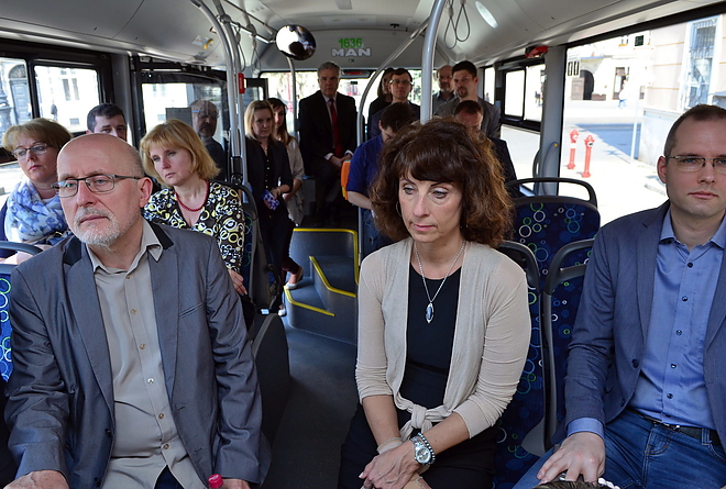 cng_busz_free_wifi_170331_vcs_10.jpg cng_busz_free_wifi_170331_vcs_10.jpg