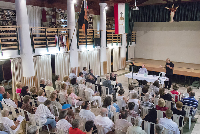 konyvbemutato_20170628_bl_007_web.jpg