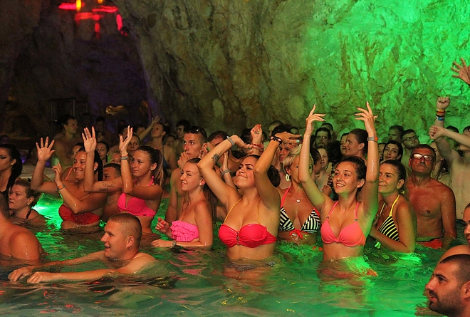 barlangfurdo_dj_party_170722_ja_19.jpg