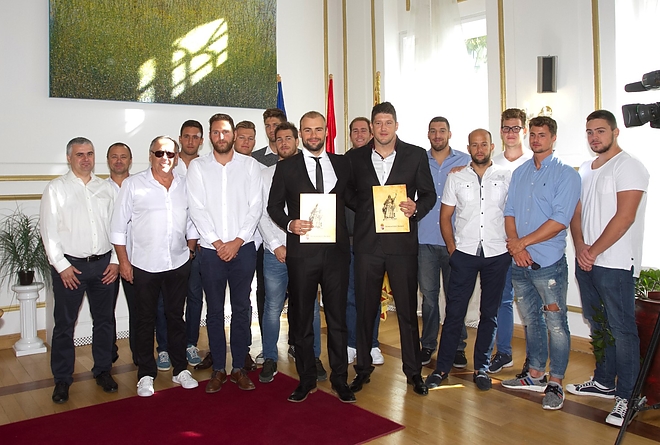 allampolgari_esku_mvlc_170824ml_29.jpg