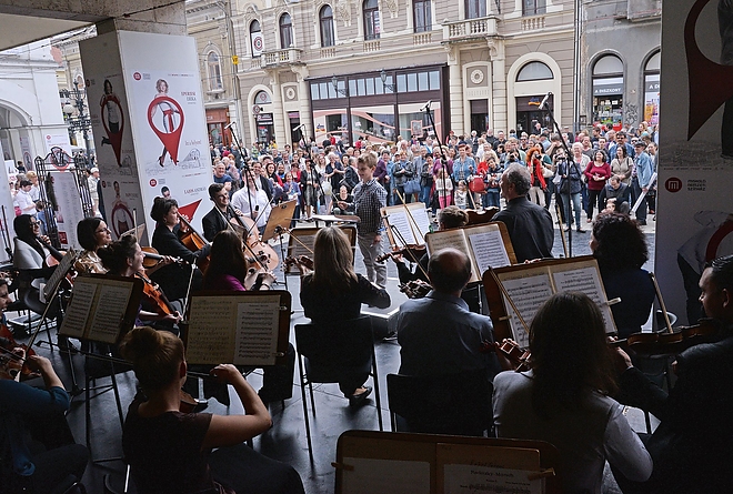 evadhirdetes_majus_1.jpg