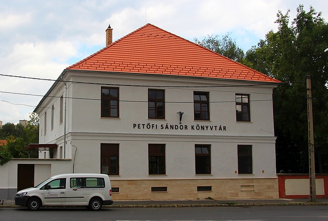 petofi-felujitva-kulso-170826.jpg petofi-felujitva-kulso-170826.jpg