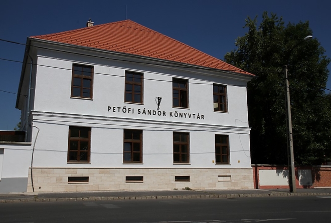 petofi_sandor_konyvtar_170830_ja_15.jpg petofi_sandor_konyvtar_170830_ja_15.jpg