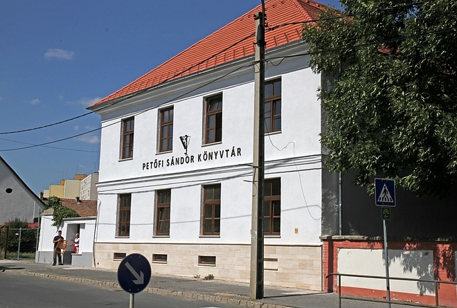 petofi_sandor_konyvtar_170830_ja_20.jpg petofi_sandor_konyvtar_170830_ja_20.jpg