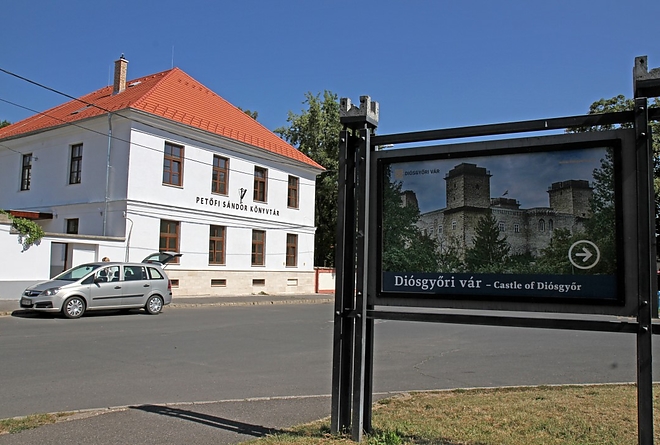 petofi_sandor_konyvtar_170830_ja_19.jpg petofi_sandor_konyvtar_170830_ja_19.jpg