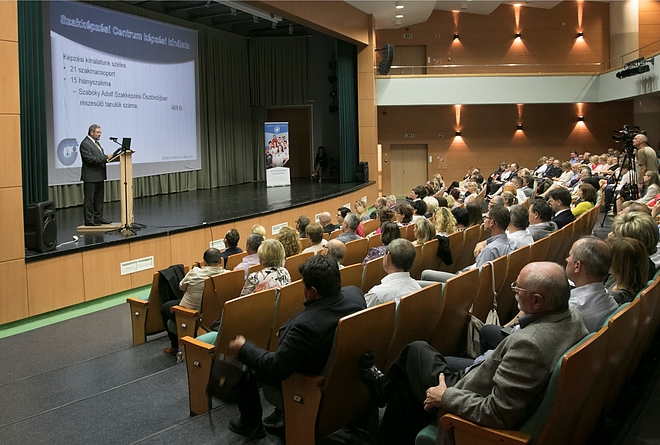 szakkepzes_konferencia_170914ml_7.jpg