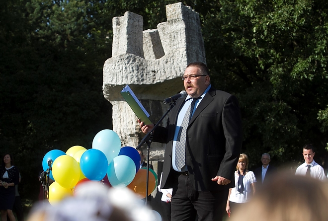 tanevnyito_peja_park_170901ml_3.jpg