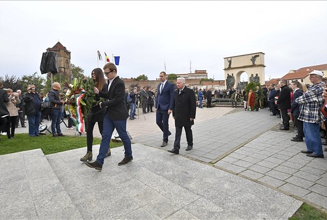 aradi_vertanuk_megemlekezes_2017_mti.jpg