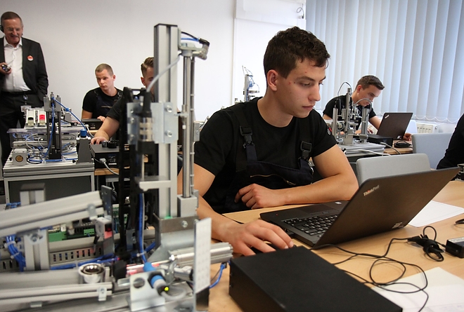 bosch_tanmuhely_171005_ja_11.jpg