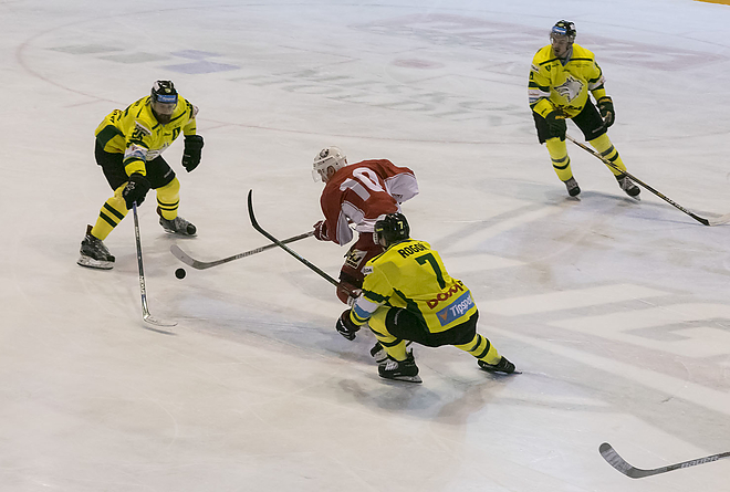 dvtk_jegesmedvek_-_mshk_zilina_6-4_20171012_bl_029_web.jpg