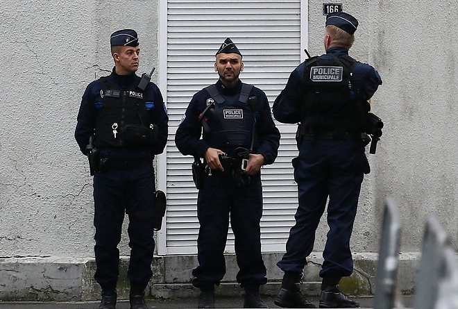 francia_rendorok.jpg francia_rendorok.jpg