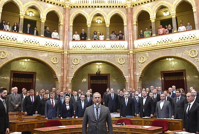 kosa_lajos_parlament_171002_mti.jpg