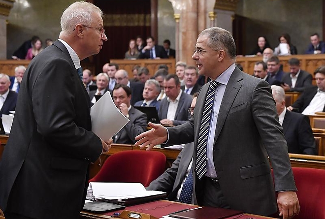 kosa_lajos_parlament_171002_mti1.jpg