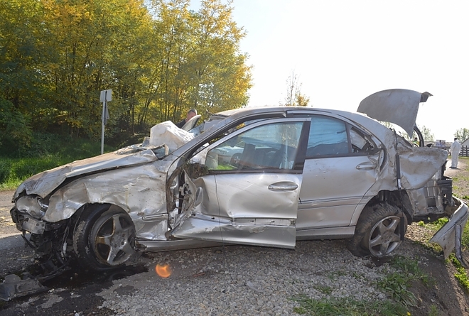 mercedes_felborult_izsofalva_171014_police.jpg mercedes_felborult_izsofalva_171014_police.jpg