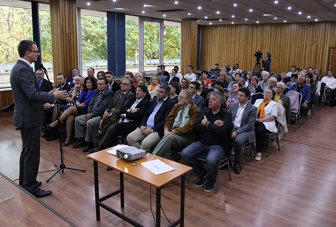 retvari_bence_kdnp_171012ml_18.jpg retvari_bence_kdnp_171012ml_18.jpg