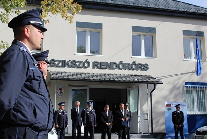 szikszo_rendorseg_2.jpg szikszo_rendorseg_2.jpg