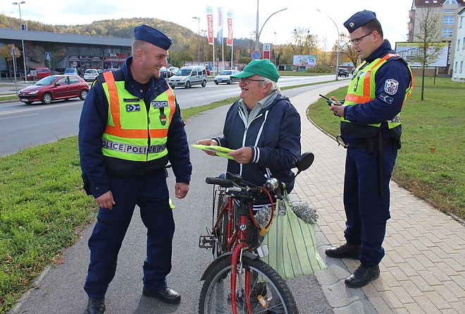 latni_es_latszani_rendorseg_1.jpg latni_es_latszani_rendorseg_1.jpg