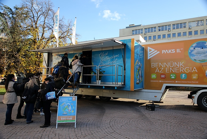 paks_busz_171120_ja_1.jpg