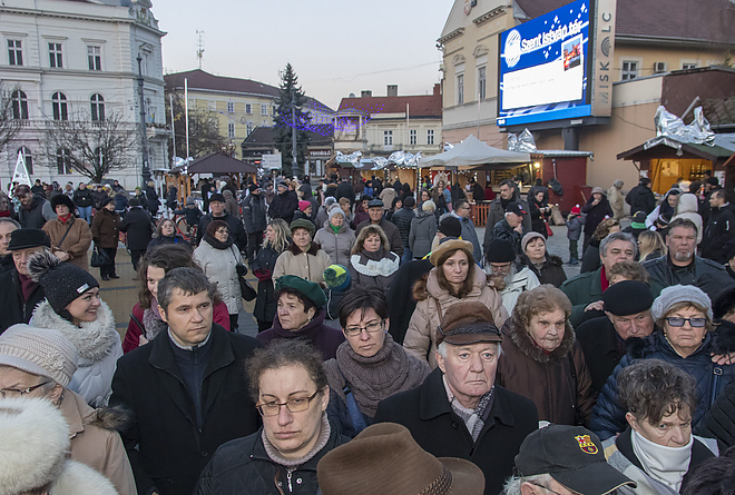 adventi_gyertyagyujtas_3_20171217_bl_005_web.jpg
