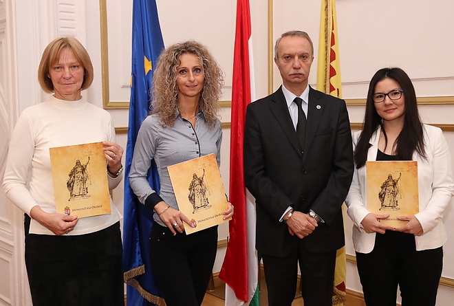 allampolgarsagi_esku_171218ml_7.jpg