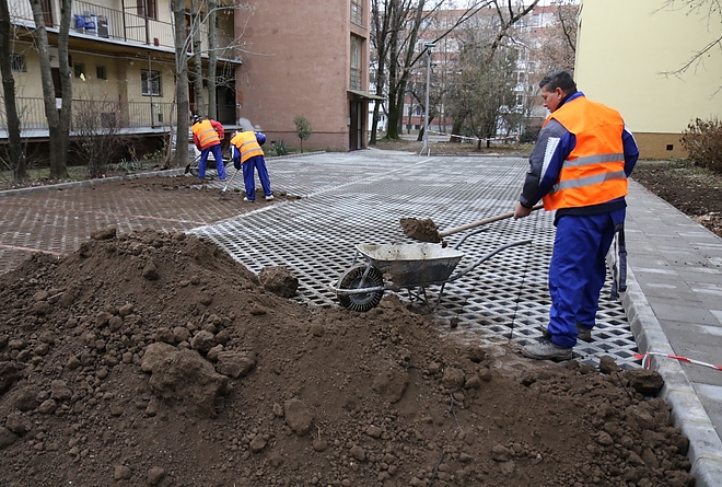 parkoloepites_szentistvan_u_171206_ja_1.jpg