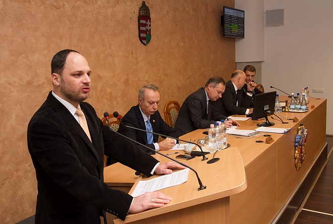 kozgyules_rendkivuli_180115ml_2.jpg