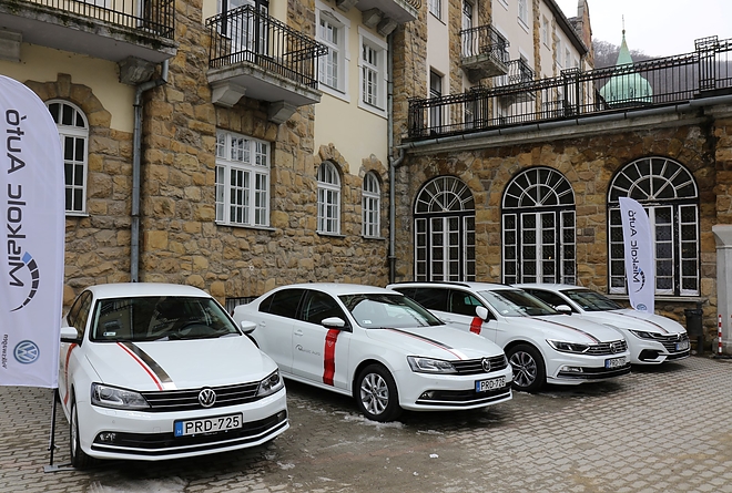 dvtk_autok_180212_ja_1.jpg