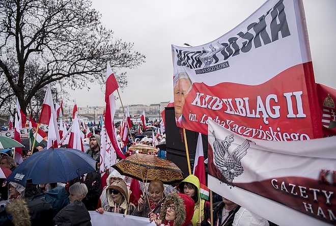 cof_coka_bekemenet_180315_magyarhirlap.jpg