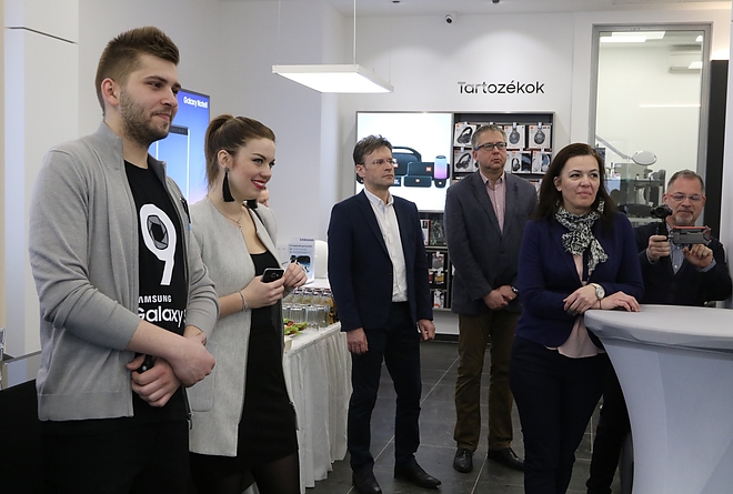 samsung_bolt_180320_ja_19.jpg