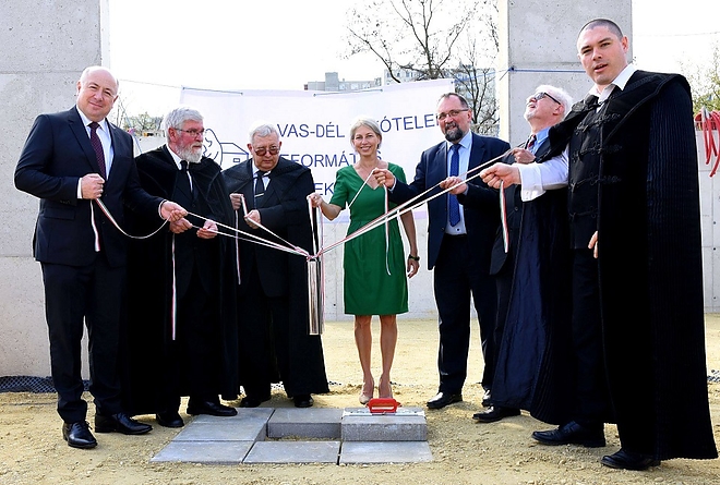 avas_del_reformatus_gyulekezet_templom_alapko_180415_1.jpg