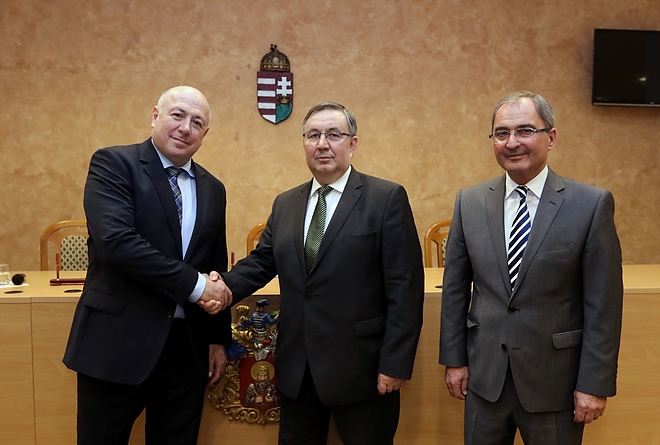 lepcsohazi_kamera_alairas_180404_ja_31.jpg