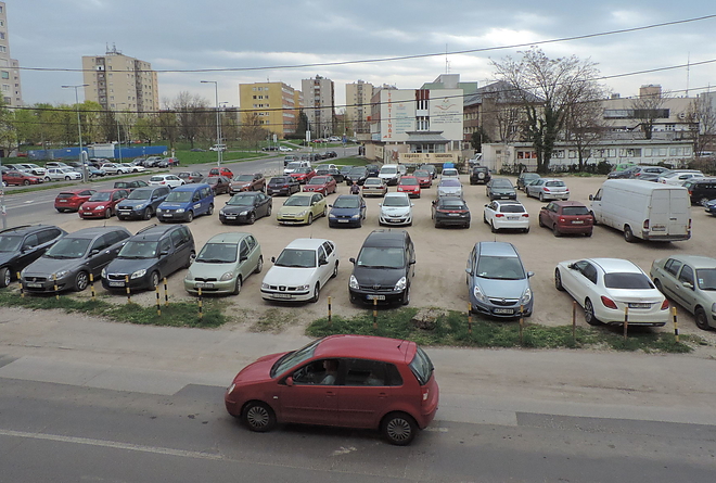 parkolo_180413_vcs_2.jpg
