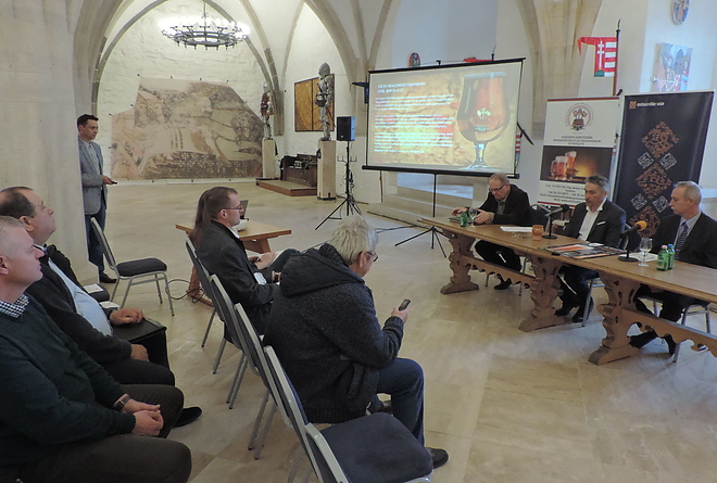 sormustra_180404_vcs_07.jpg