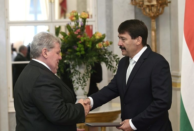 suli_janos_miniszter.jpg