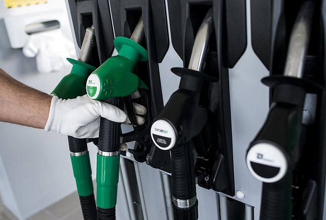 benzin.jpg benzin.jpg